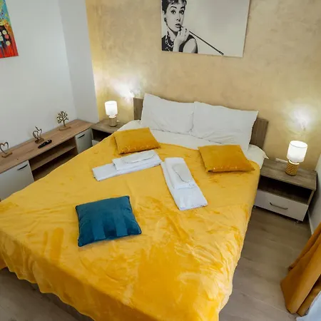 Apartamento Lovely New Balcony Cismigiu Park - Pop5 Bucarest