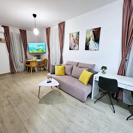 Apartament Lovely New Balcony Cismigiu Park - Pop5 Bucureşti