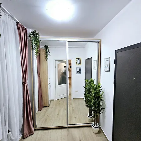 Lovely New Balcony Cismigiu Park - Pop5 Apartamento Bucarest
