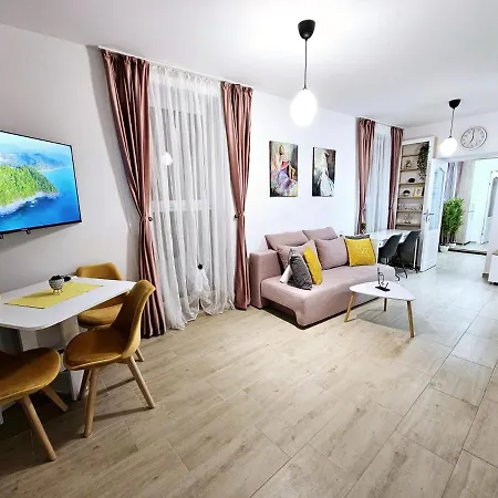 Lovely New Balcony Cismigiu Park - Pop5 Daire