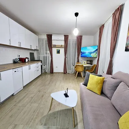 Lovely New Balcony Cismigiu Park - Pop5 Apartament *