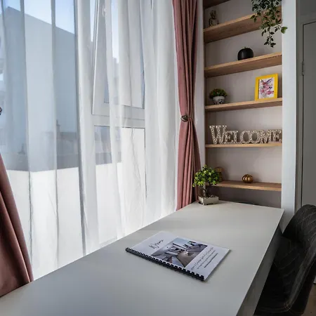 Lovely New Balcony Cismigiu Park - Pop5 Daire