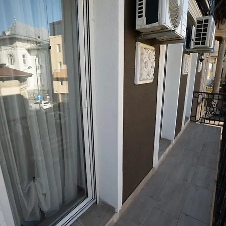 Daire Lovely New Balcony Cismigiu Park - Pop5