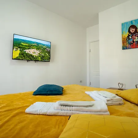 Lovely New Balcony Cismigiu Park - Pop5 Apartament