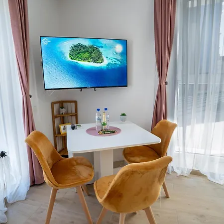 Lovely New Balcony Cismigiu Park - Pop5 Apartamento Bucarest