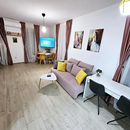 Apartment Lovely New Balcony Cismigiu Park - Pop5 Bucharest