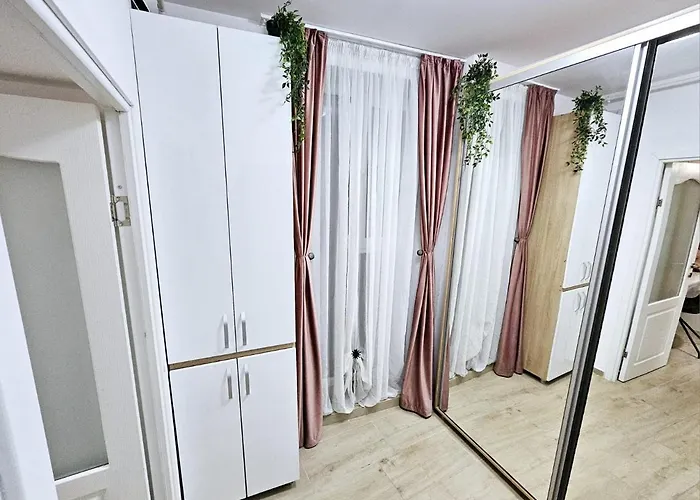 Lovely New Balcony Cismigiu Park - Pop5 شقة