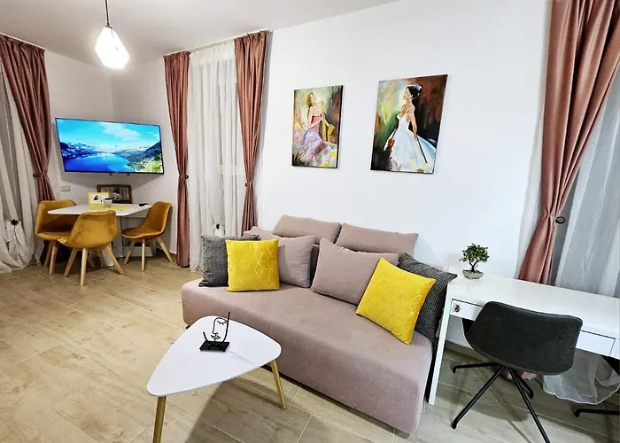 Lovely New Balcony Cismigiu Park - Pop5 شقة