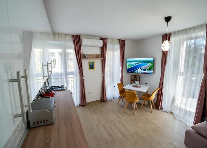 Lovely New Balcony Cismigiu Park - Pop5 * Bukarest