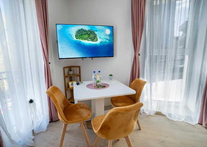 Lovely New Balcony Cismigiu Park - Pop5 شقة بوخارست