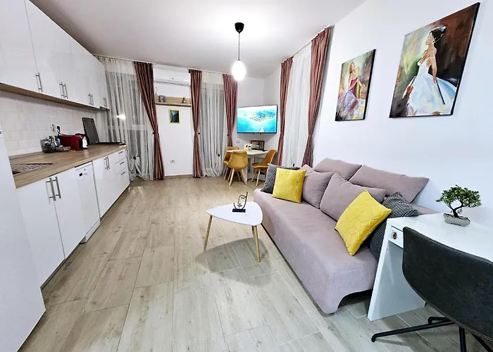 Lovely New Balcony Cismigiu Park - Pop5 Apartman *