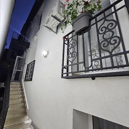 Lovely New Balcony Cismigiu Park - Pop5 * בוקרשט