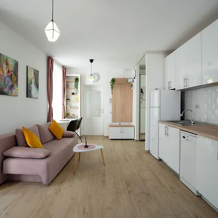 Lovely New Balcony Cismigiu Park - Pop5 Appartement *