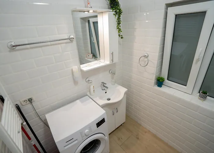 Lovely New Balcony Cismigiu Park - Pop5 アパート ブカレスト