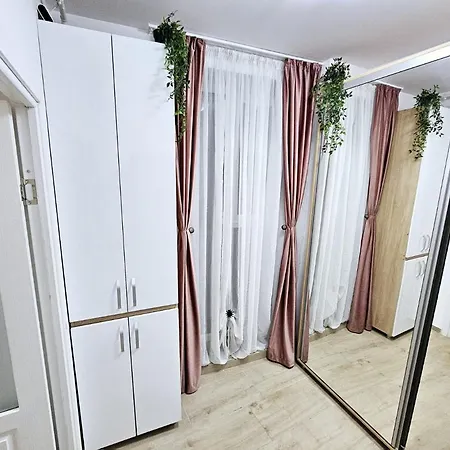 Lovely New Balcony Cismigiu Park - Pop5 Apartment